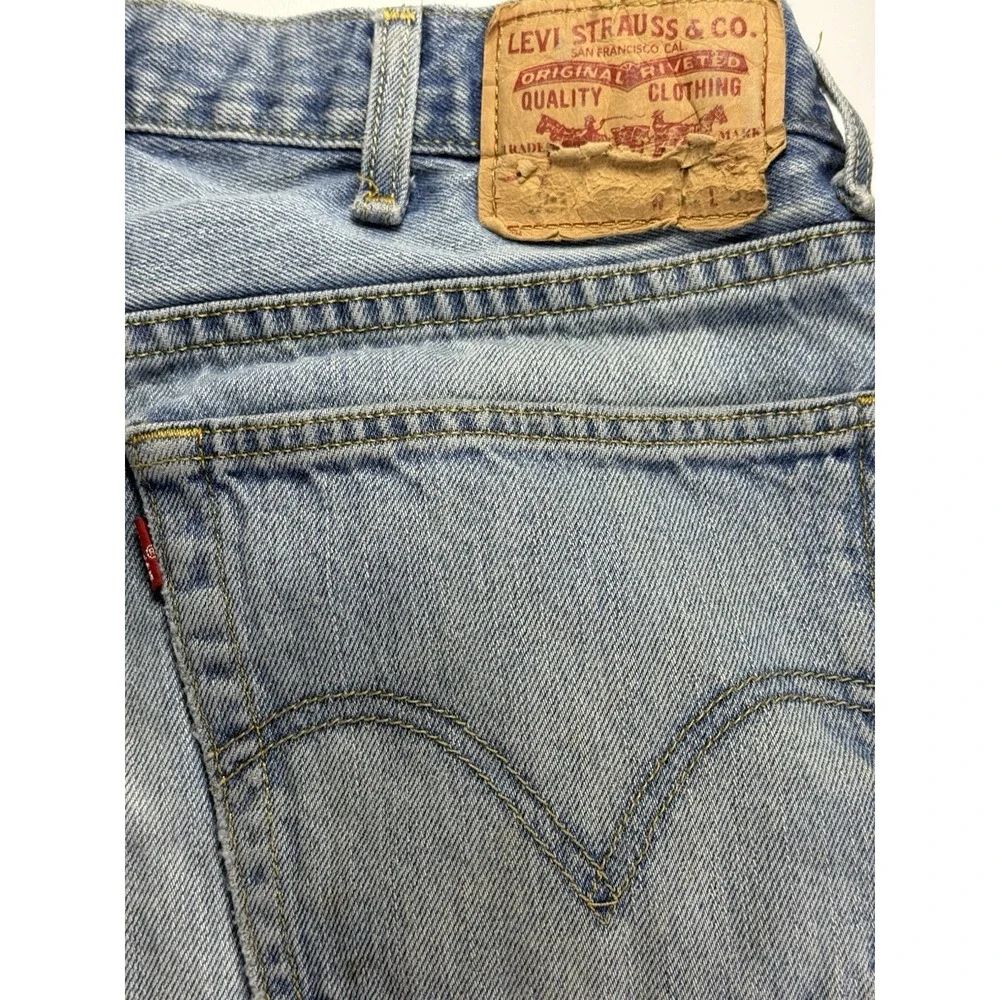 Levis 505 Jeans Mens 38x32 Regular Fit Straight Leg Denim Light Wash Casual Pant
